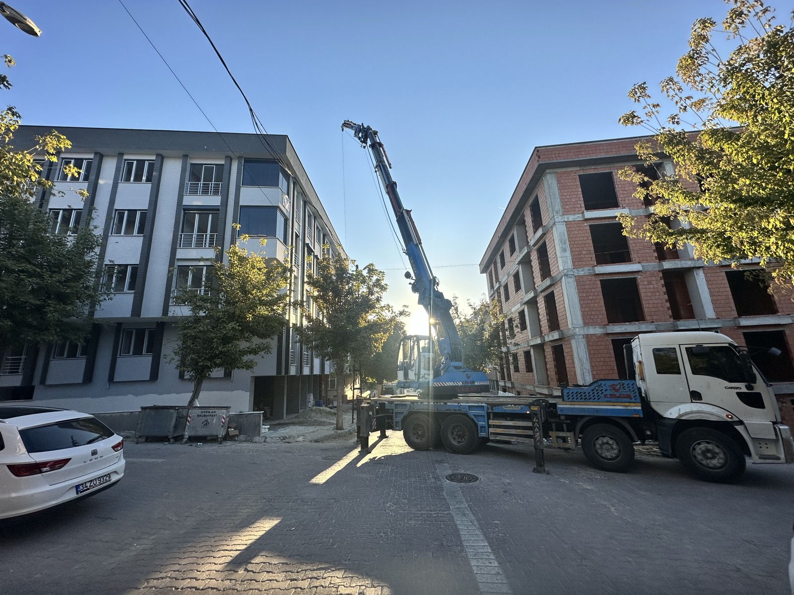 Topkapı Mobil Vinç Kiralama Hakkında Merak Edilenler – Doruk Vinç saha çalışması – Ağır Kaldırma ve Şantiye Çalışmaları