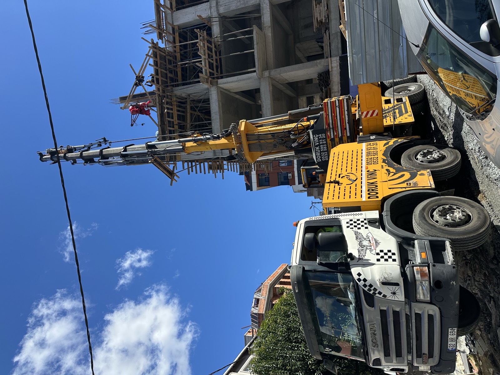 Eminönü Mobil Vinç Kiralama Hakkında Merak Edilenler – Doruk Vinç saha çalışması – Ağır Kaldırma ve Şantiye Çalışmaları